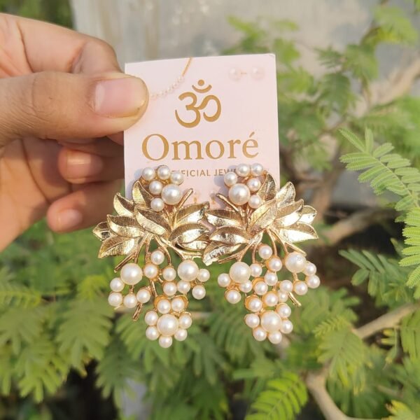 Omoré Gold Leaf & Faux Pearl Cluster Earrings – Handcrafted, Vegan & Cruelty-Free Artificial Jewelry